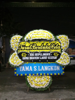 Papan Bunga Duka di Boyo